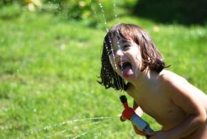 un poco de agua fresca es la forma más divertida de enfrentarse al calor!